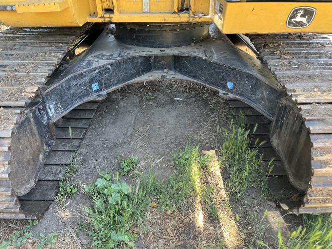 John Deere 245 P