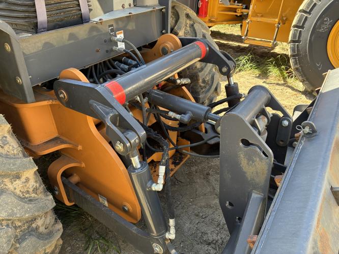 Case 570N XT