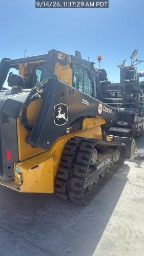 John Deere 331G