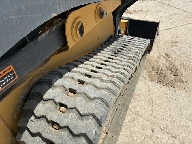 John Deere 331G