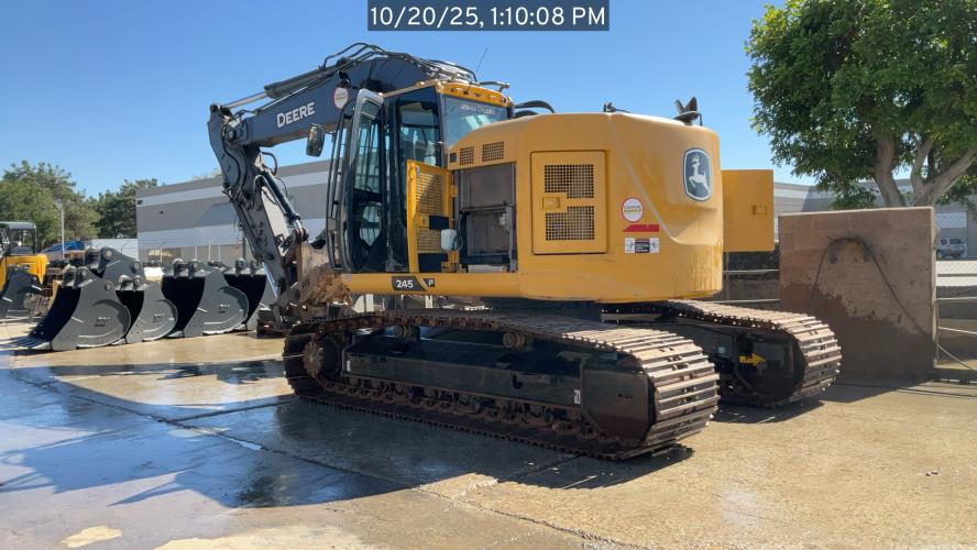 John Deere 245 P
