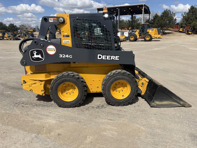 John Deere 324G