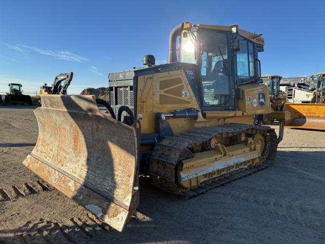 John Deere 700L
