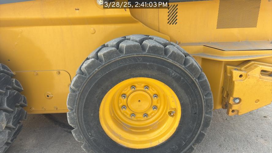 John Deere 324G