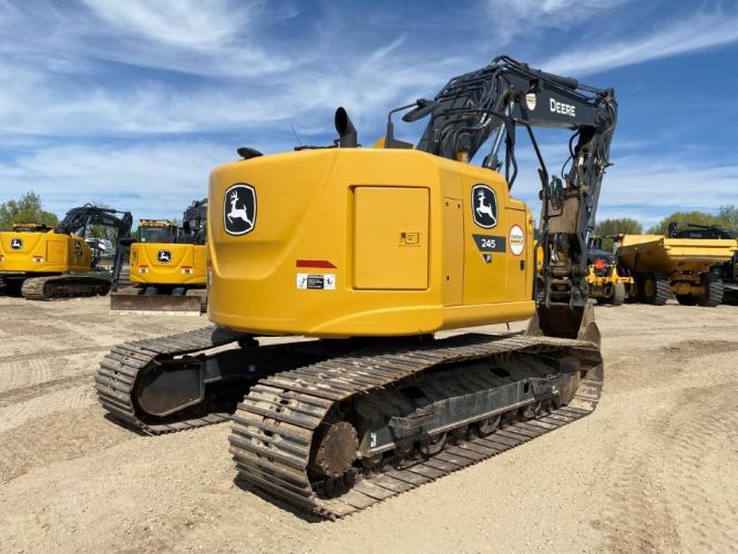 John Deere 245 P