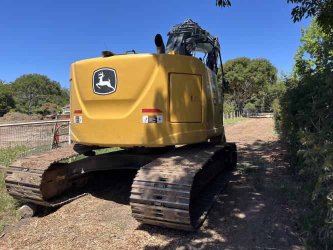 John Deere 245 P
