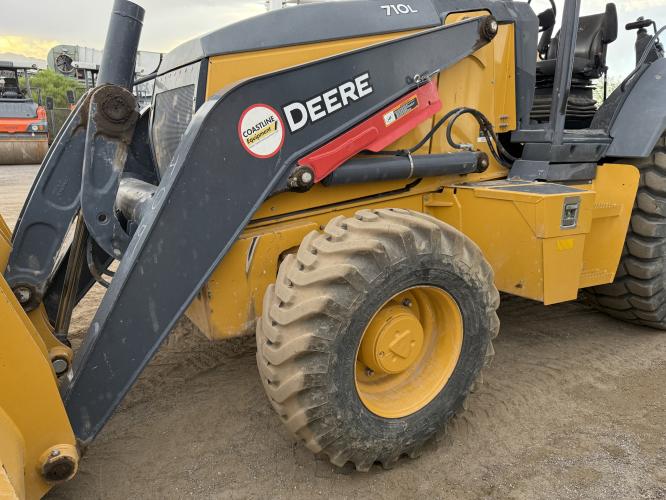 John Deere 710L