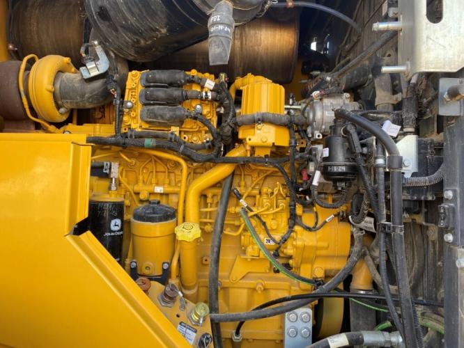 John Deere 744 P