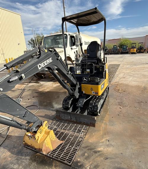 2023 John Deere 17G