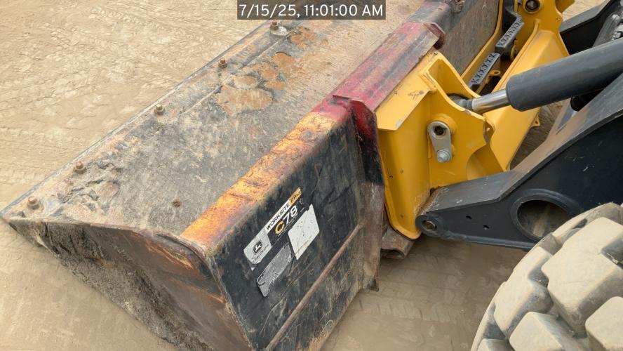 John Deere 320G