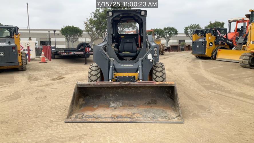 John Deere 320G