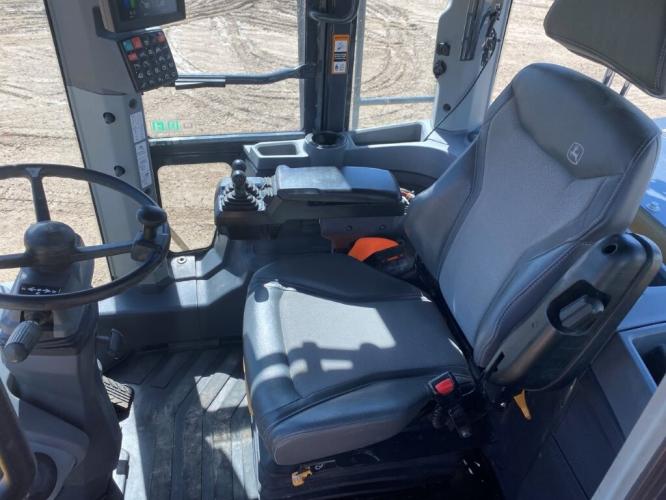 John Deere 744 P