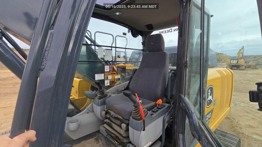 John Deere 210 P