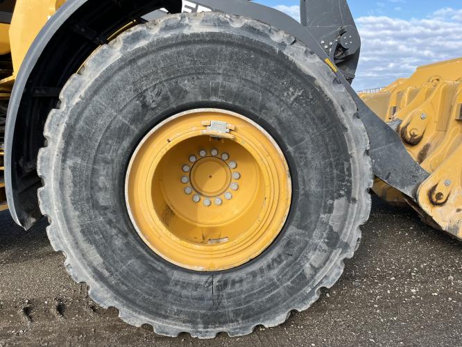 John Deere 824 P