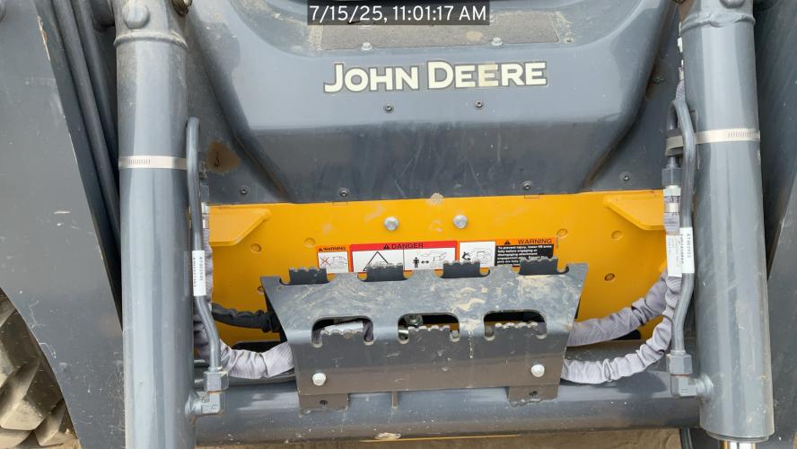 John Deere 320G