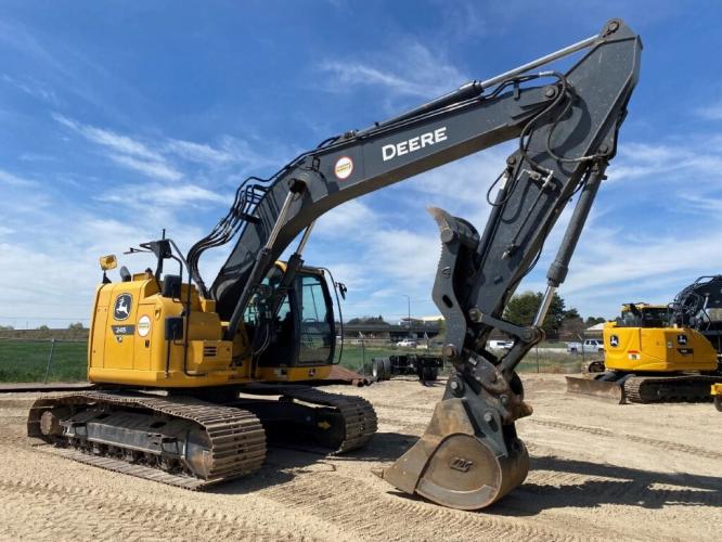 John Deere 245 P