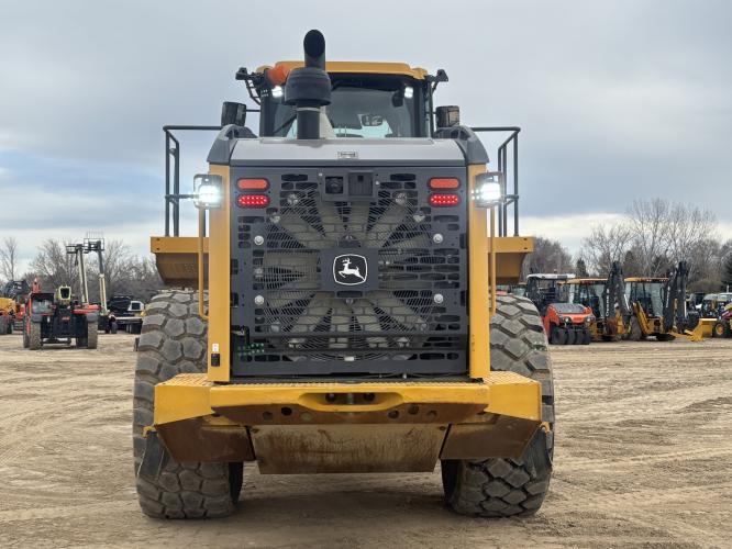 John Deere 744L