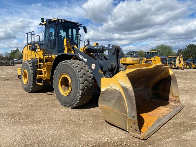 John Deere 744 P