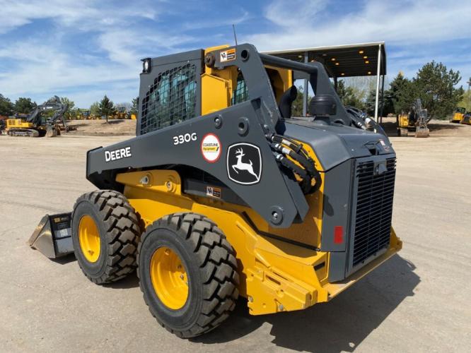 John Deere 330G