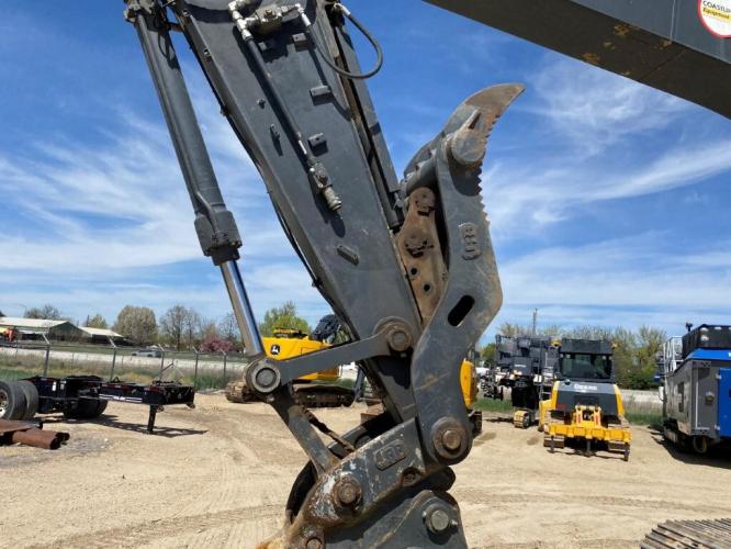 John Deere 245 P