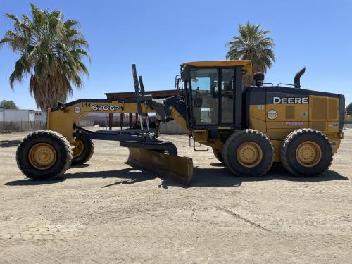 2015 John Deere 670G