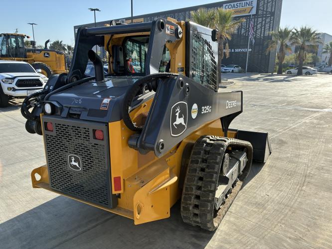 John Deere 325G