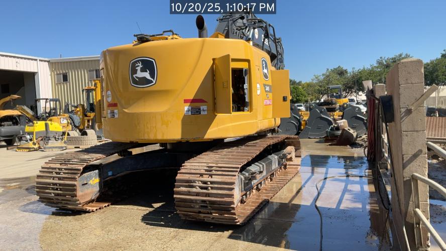 John Deere 245 P
