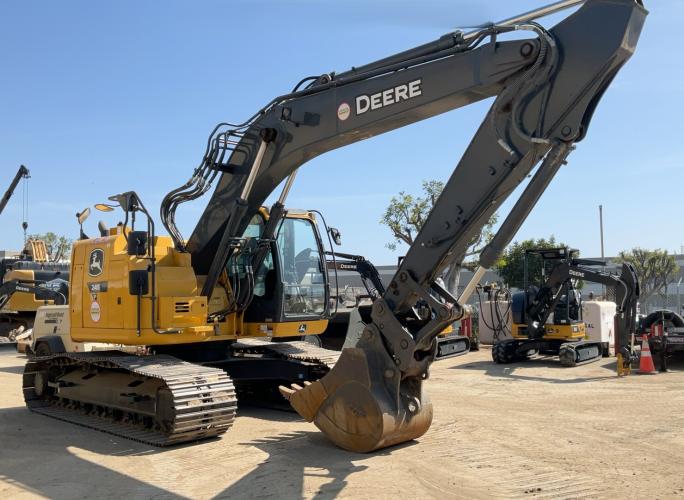 John Deere 245 P