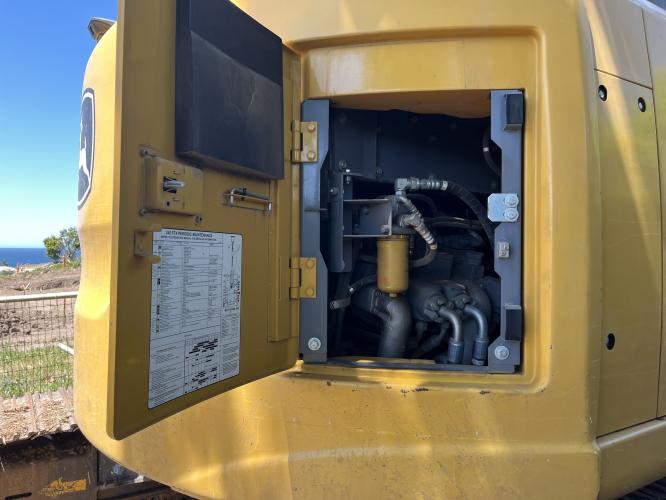 John Deere 245 P