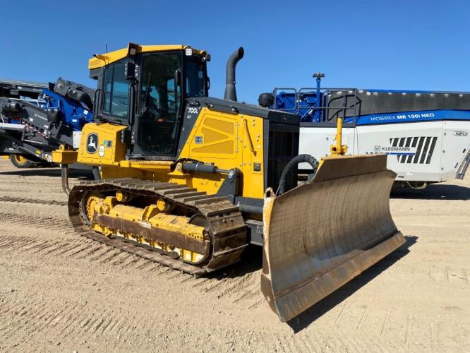 John Deere 700L