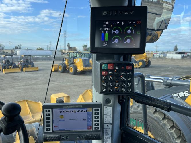 John Deere 824 P