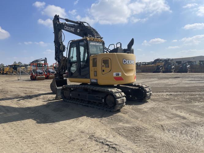 John Deere 135G