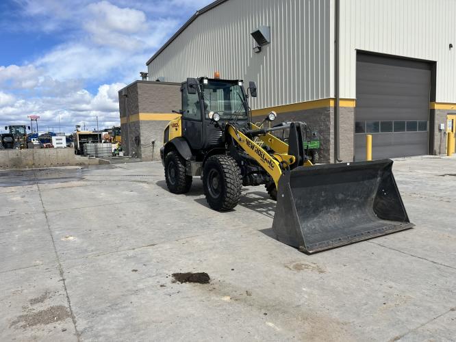 New Holland W80C