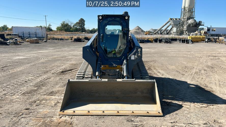 John Deere 333G