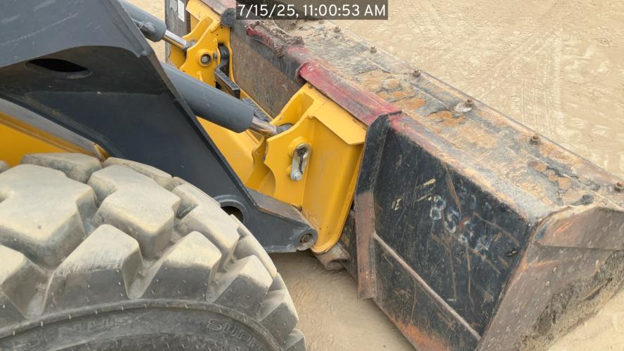 John Deere 320G