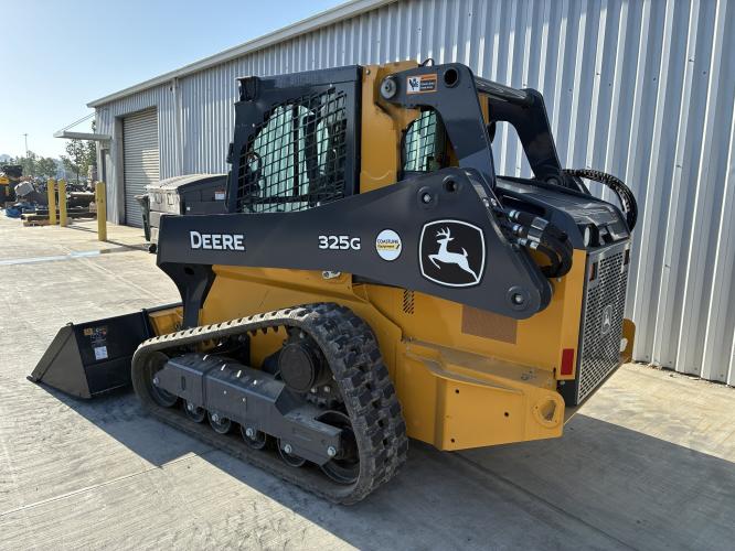 John Deere 325G