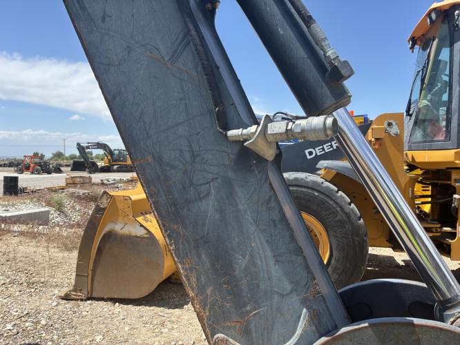 John Deere 410J
