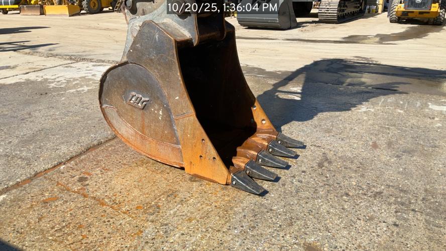 John Deere 245 P