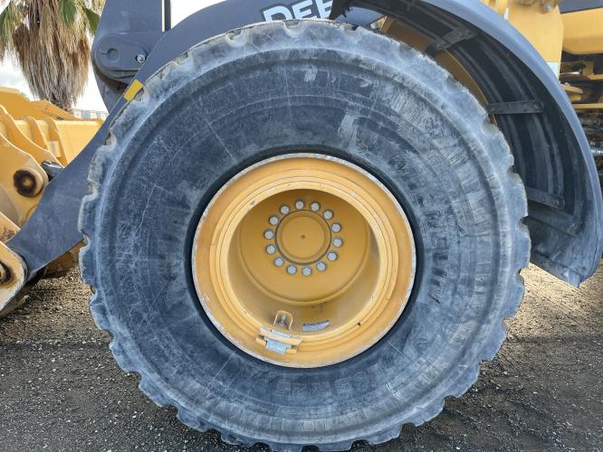 John Deere 824 P