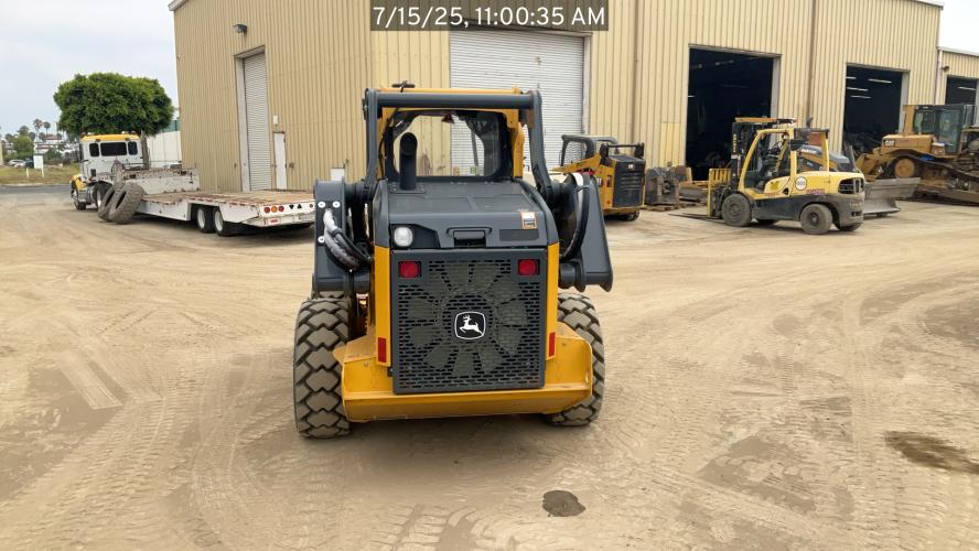 John Deere 320G