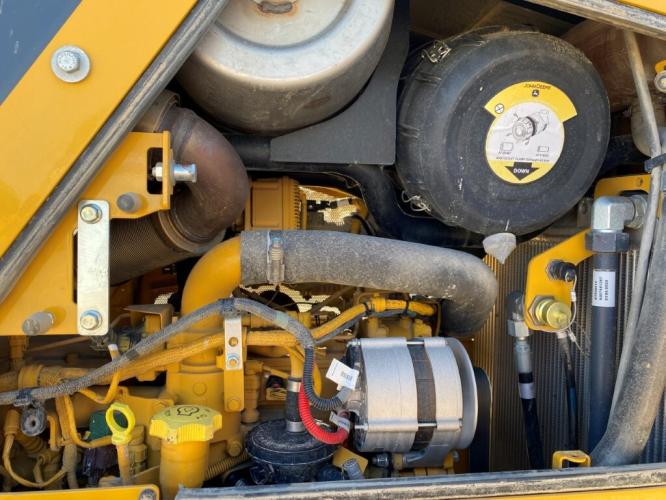 John Deere 700L