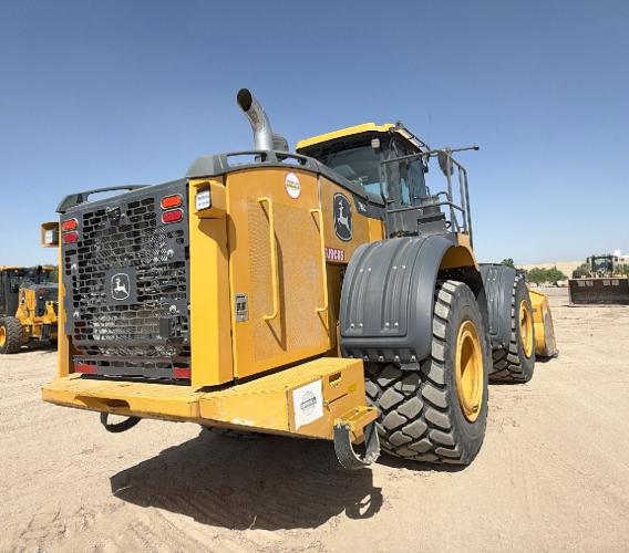 John Deere 744 P