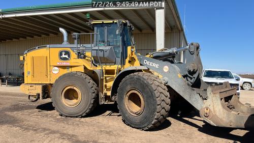 2023 John Deere 824 P