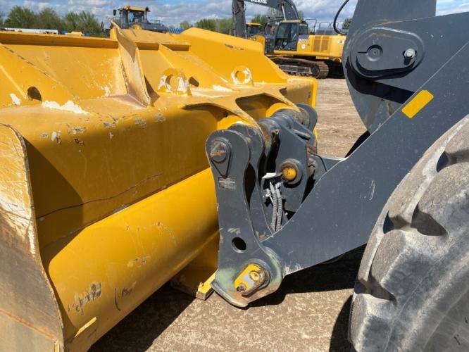 John Deere 744 P