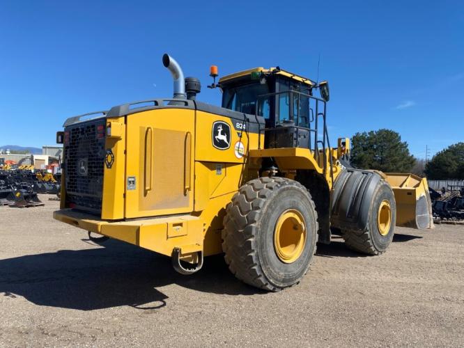 John Deere 824 P