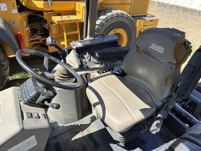 Case 570N XT