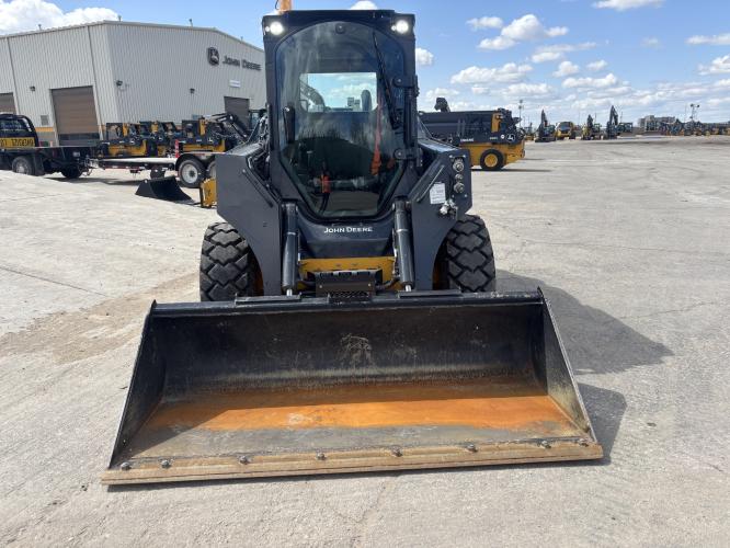 John Deere 324G