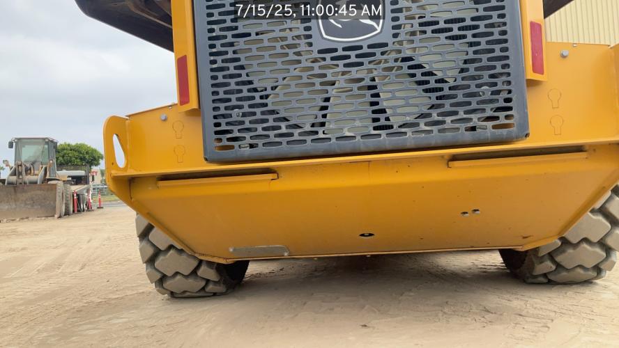 John Deere 320G