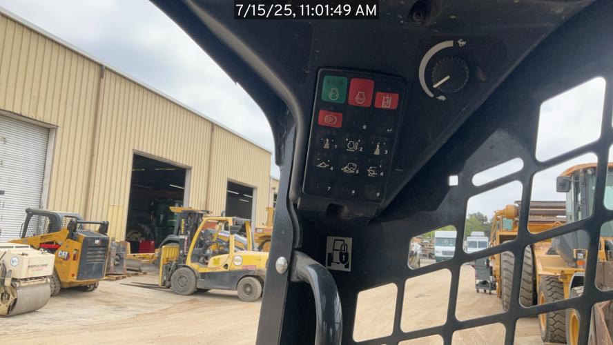 John Deere 320G