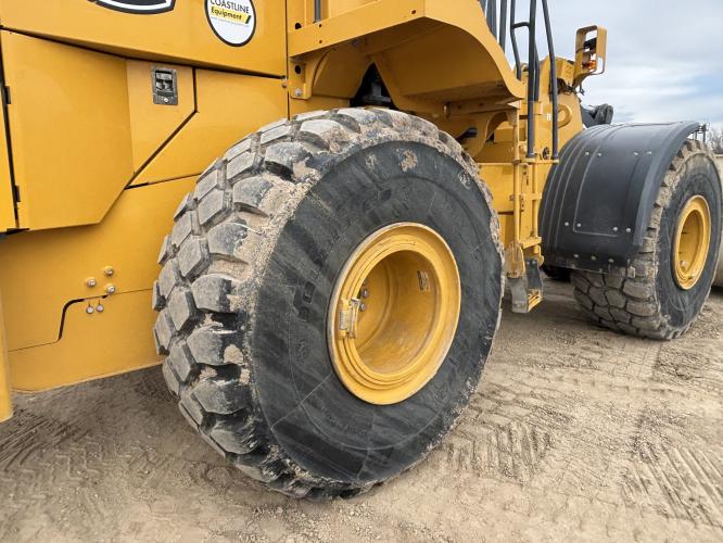 John Deere 744L